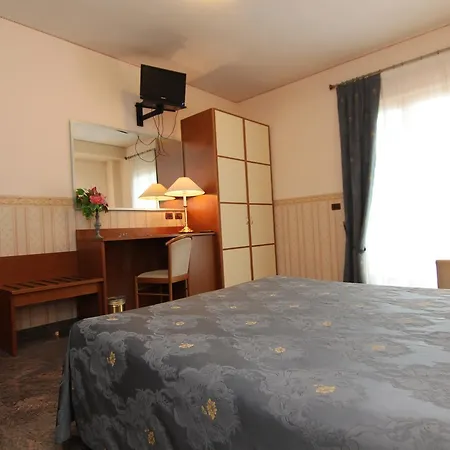 Hotel Enrica 4*