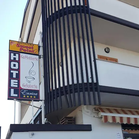 Enrica Hotel Brecciarola