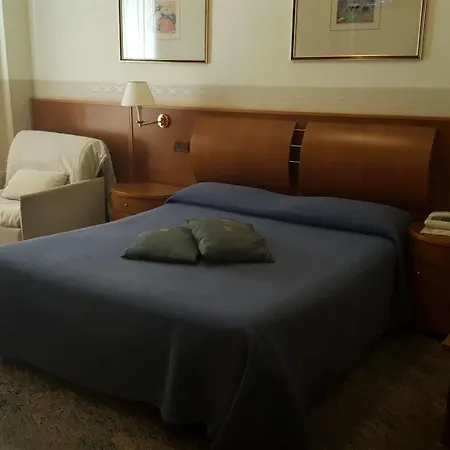 Enrica Hotel 4*